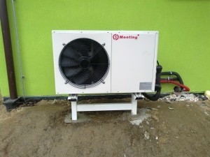 High Efficiency Electric Air Source Heat Pump 380V / 220V / 50HZ High Water Temperature Outlet